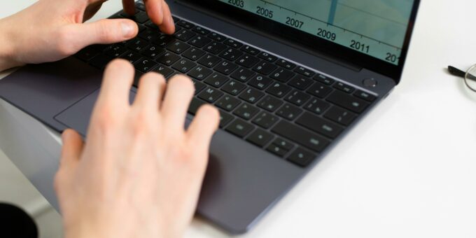 Top 10 Smart Investment Strategies for Beginners in 2025