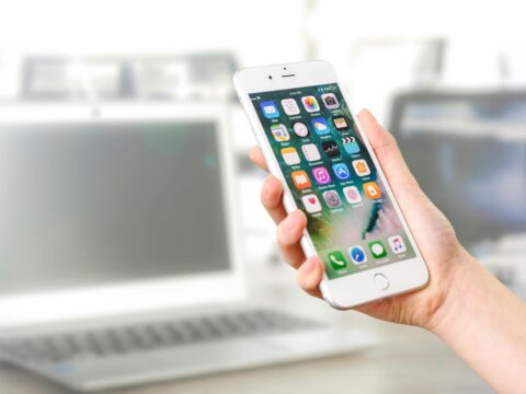 how to pick the right insurance provider for iPhone or Android users
