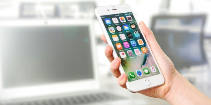 how to pick the right insurance provider for iPhone or Android users