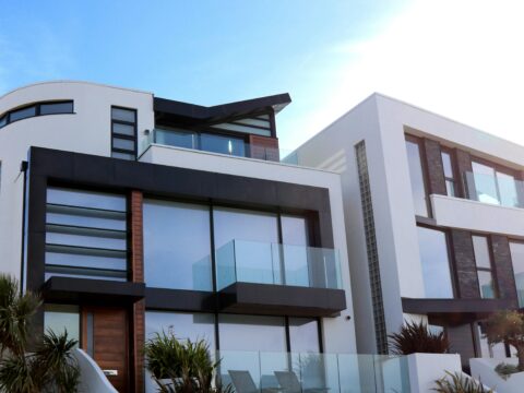 Bonds to finance a luxury house purchase